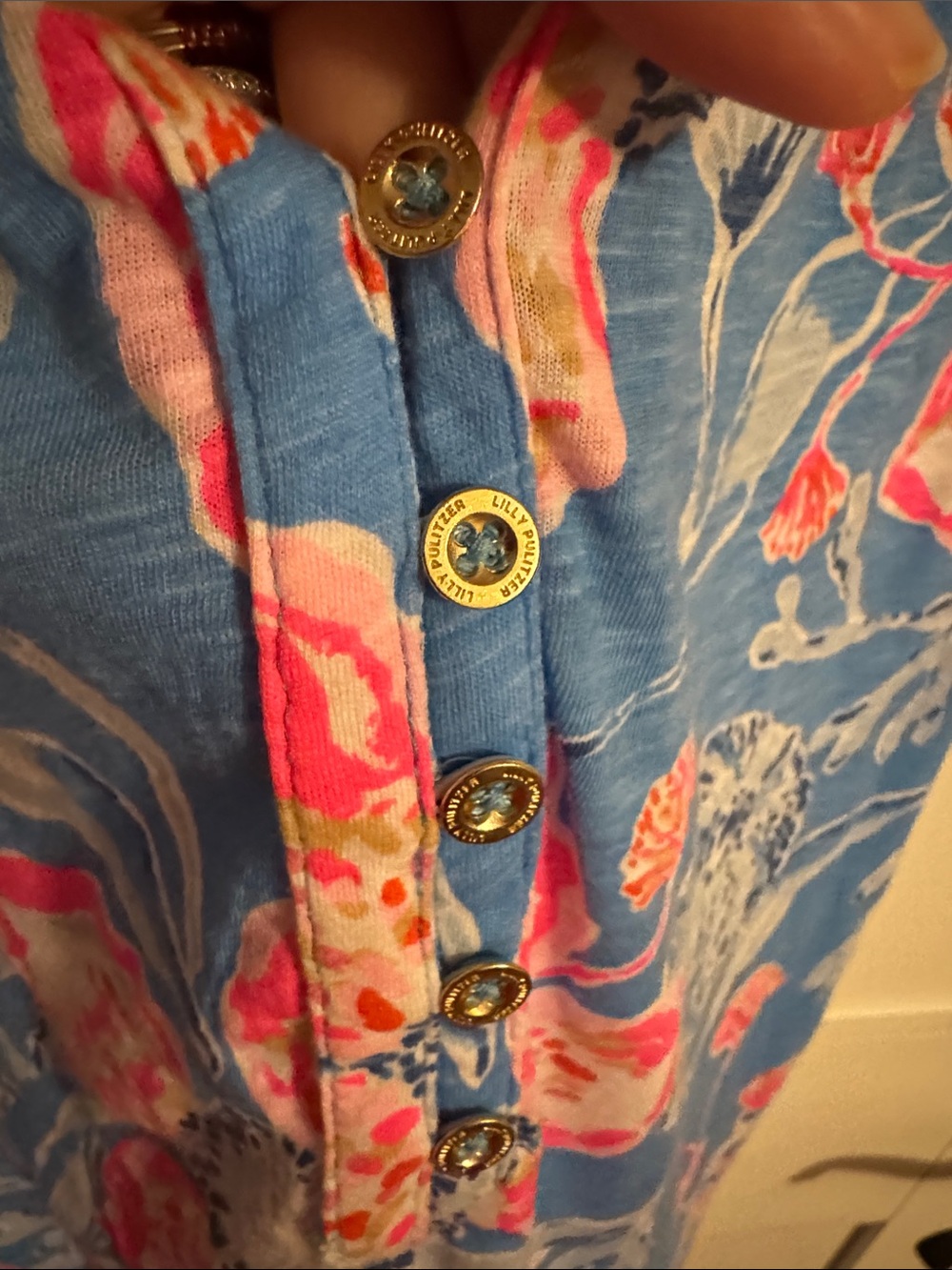 Lilly Pulitzer Blue Floral Sleeveless Henley Top size small - Picture 4 of 5